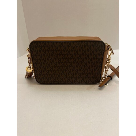 Michael Kors Jet Set Medium Logo Stripe Camera Bag - Picture 4 of 10